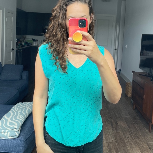 Beautiful silk top, S - Picture 3 of 9